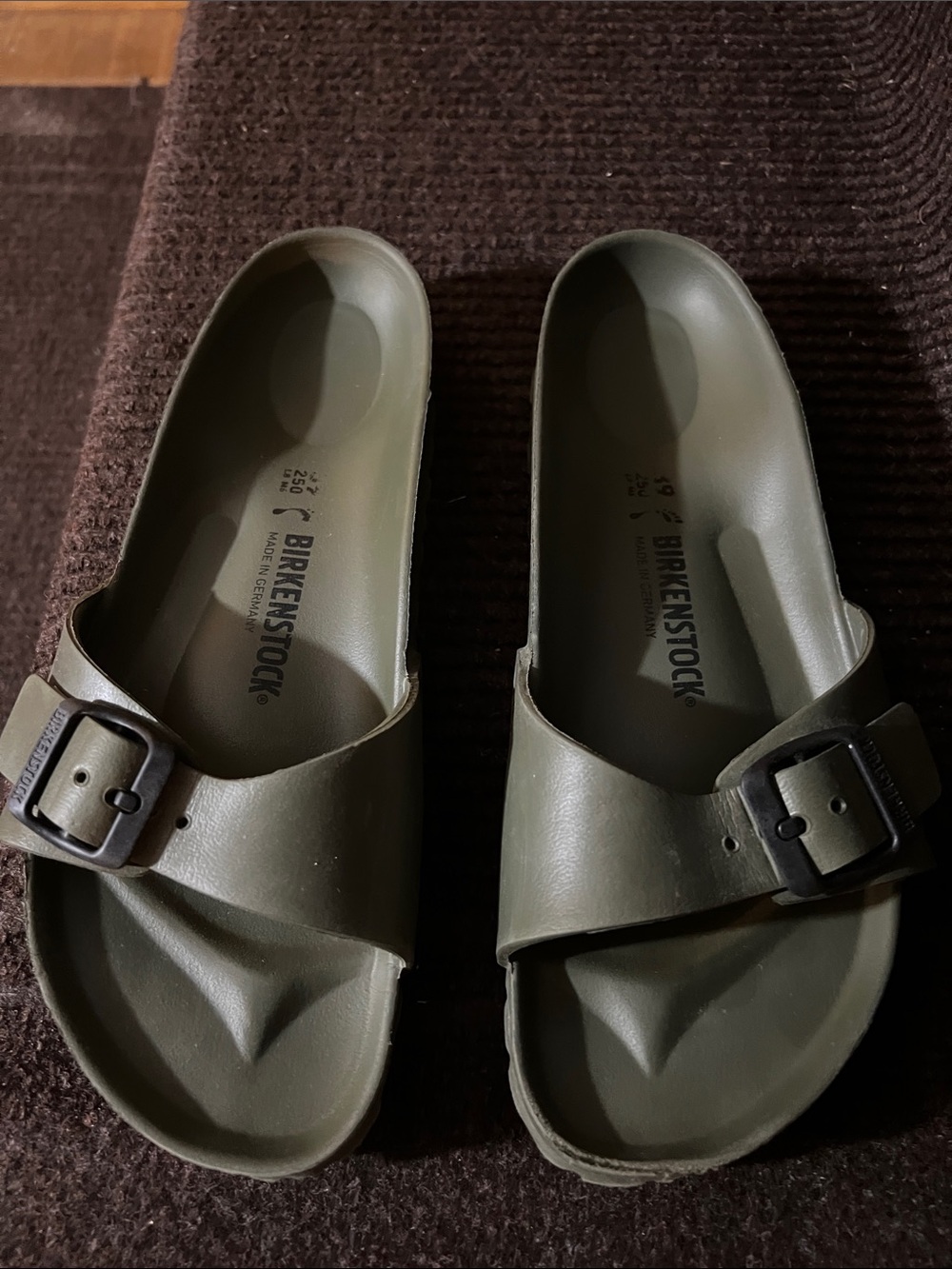 Birkenstock Women’s 39 EVA Slide Sandals in Olive